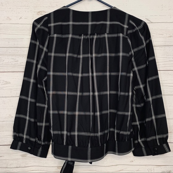 Madewell Wrap Top In Window Pane M - Picture 6 of 6